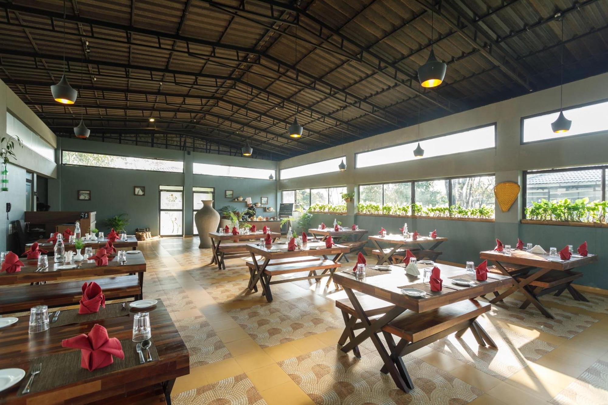 Hotel The Mountain Courtyard Thekkady Exterior foto