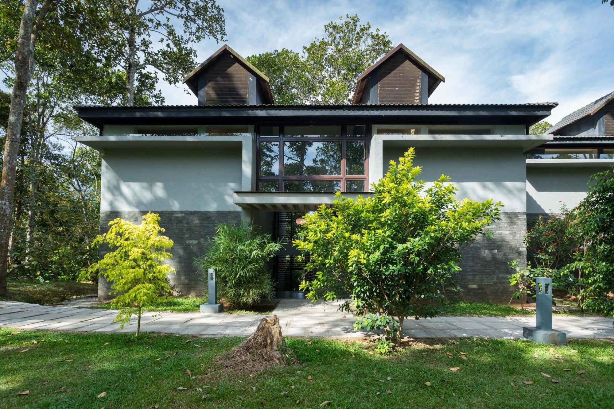 Hotel The Mountain Courtyard Thekkady Exterior foto