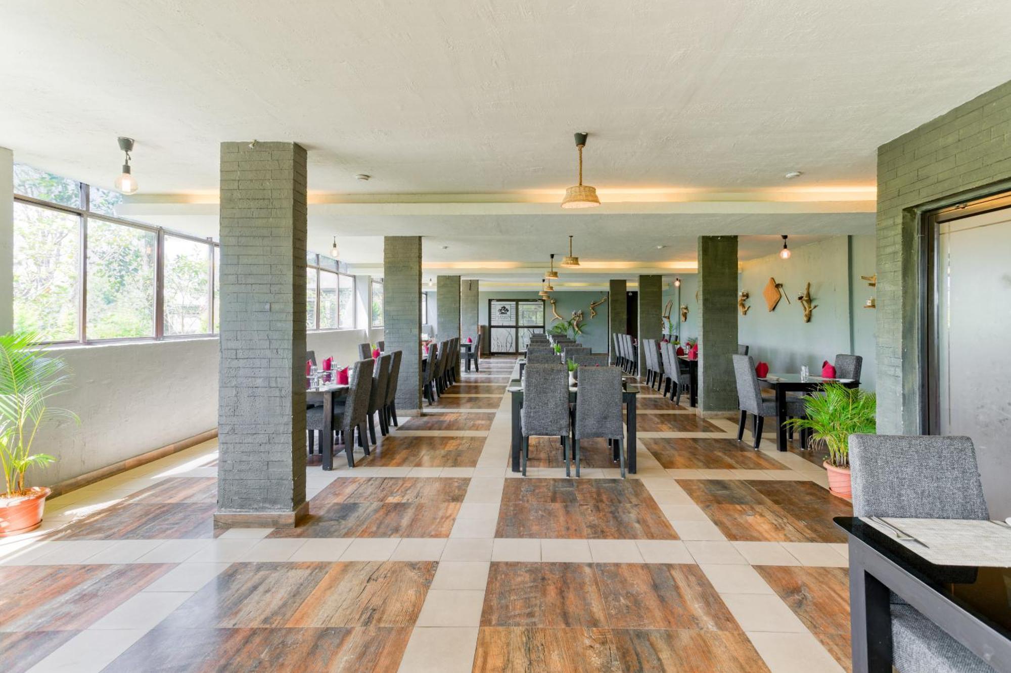 Hotel The Mountain Courtyard Thekkady Exterior foto