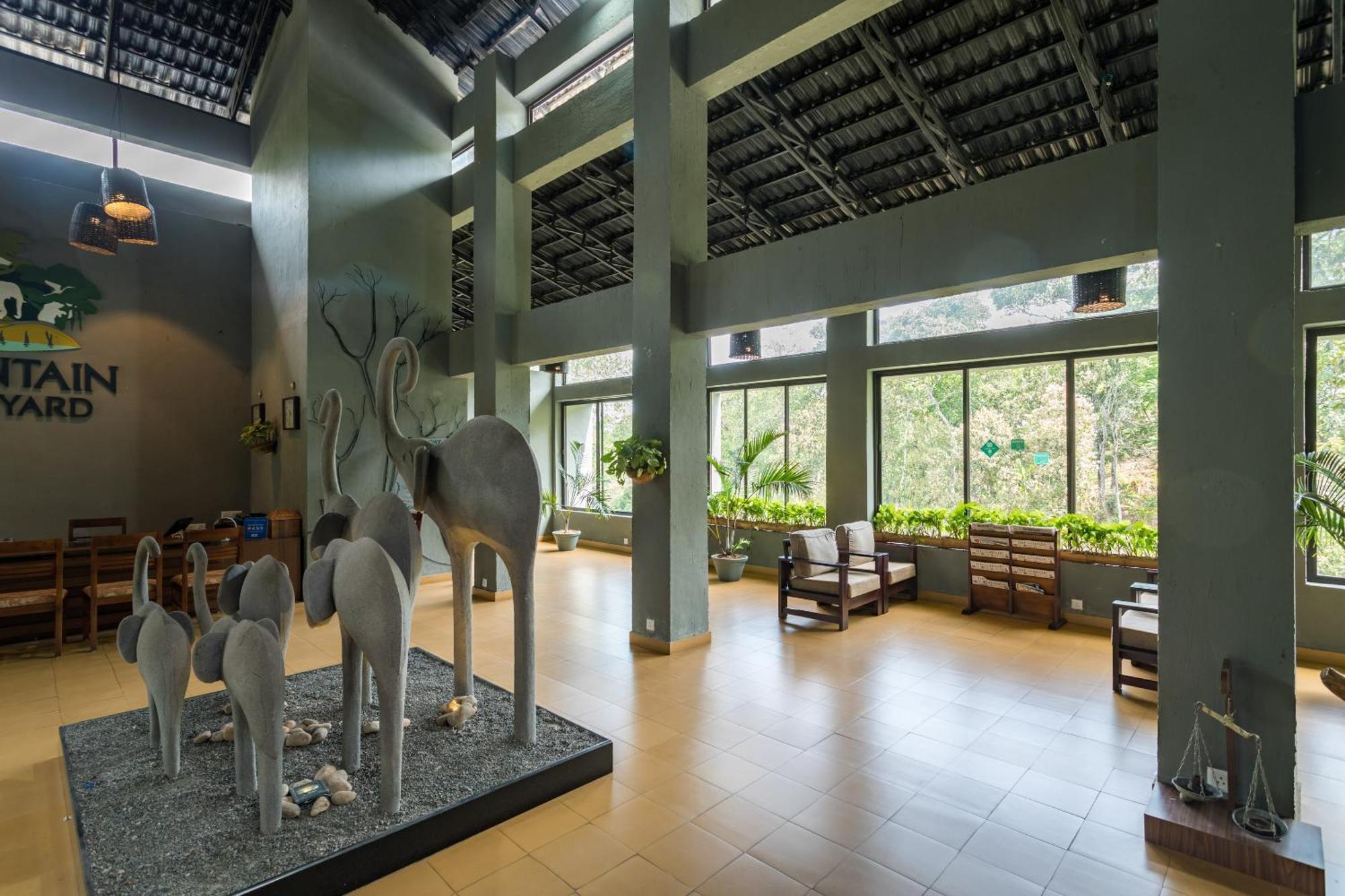 Hotel The Mountain Courtyard Thekkady Exterior foto