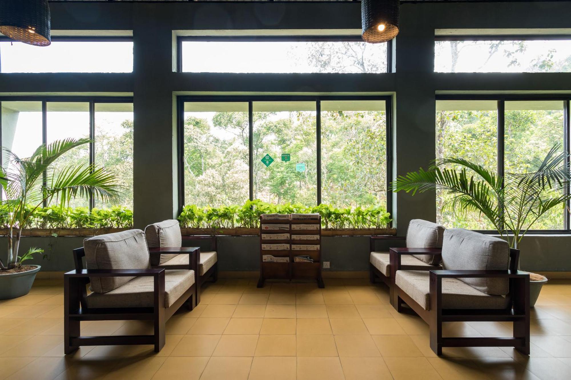 Hotel The Mountain Courtyard Thekkady Exterior foto