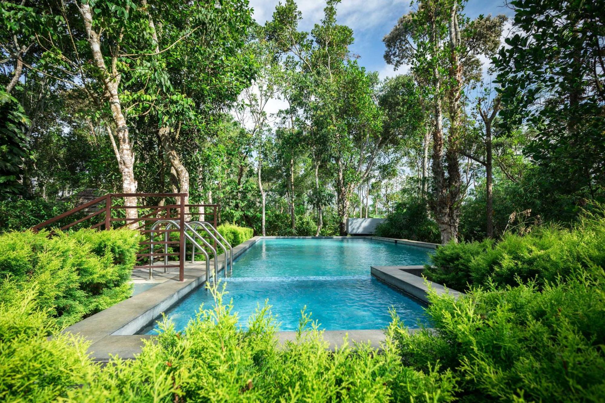 Hotel The Mountain Courtyard Thekkady Exterior foto